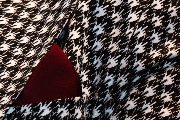 Ф’юрі знову здивував костюмом на зустрічі з Усиком. Хто шиє яскравий одяг для Циганського Короля Ф’юрі знову здивував костюмом на зустрічі з Усиком. Хто шиє яскравий одяг для Циганського Короля