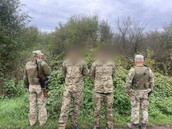  Двоє чоловіків намагалися потрапити в Угорщину, вдаючи з себе військових 