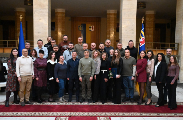  Напередодні Дня працівників радіо, ТБ та зв’язку в Ужгороді привітали професіоналів галузі (ВІДЕО) 