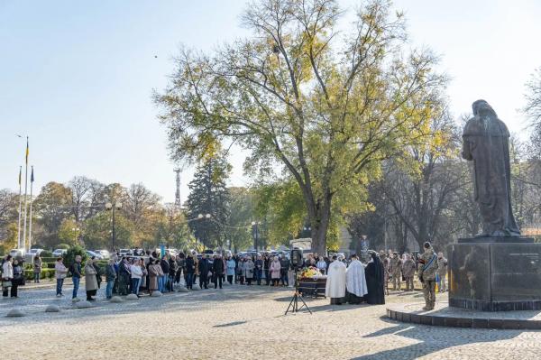  В Ужгороді попрощалися із 36-річним полеглим воїном Володимиром Бондаренком 