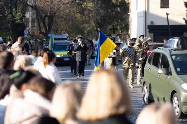  В Ужгороді попрощалися із 36-річним полеглим воїном Володимиром Бондаренком 