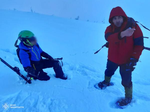  Біля Драгобрату врятували фрірайдера, який загубився під час катання 