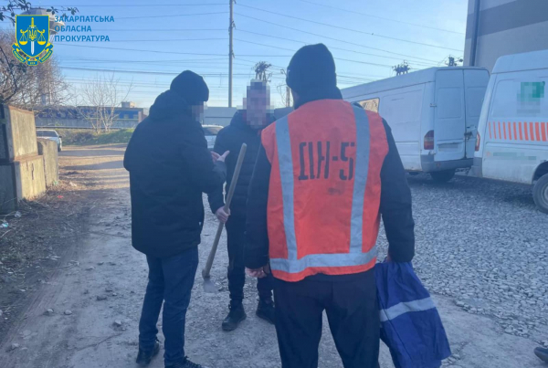  З лопатами та у формі залізничників: на Ужгородщині викрили нову схему переправлення чоловіків через кордон 