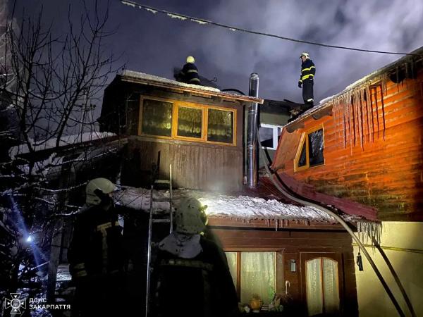  На Хустщині вогнеборці не допустили знищення житлового будинку пожежею 