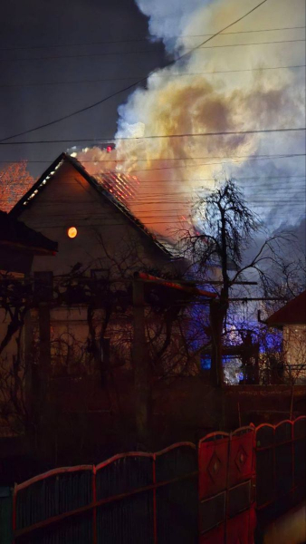  Під час пожежі мукачівські вогнеборці врятували 72-річного чоловіка 