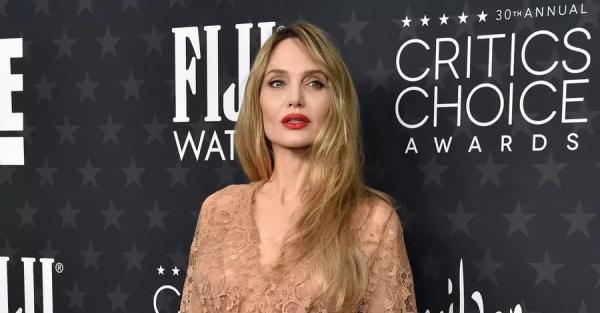 Вбрання зірок на Critics Choice Awards: Демі Мур у Schiaparelli, Анджеліна Джолі у Elie Saab