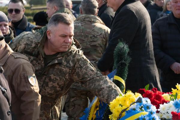  Ужгород попрощався із 56-річним військовослужбовцем, капітаном, командиром танкового взводу Андрієм Сокачем 