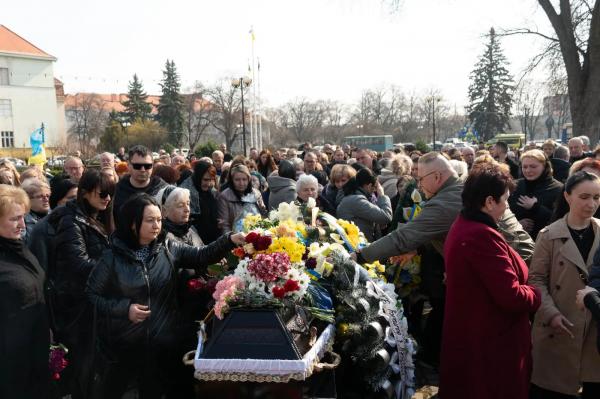  Ужгород провів в останню земну дорогу 39-річного військовослужбовця, солдата, стрільця-зенітника Ярослава Малюка 