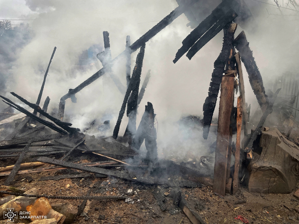  Вогнеборці Великого Березного ліквідували пожежу в надвірній споруді та не допустили загорання житлового будинку 