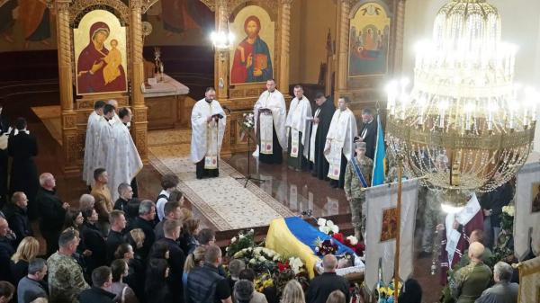  Мукачево провело в останню дорогу полеглого Героя Андрія Задорожного 