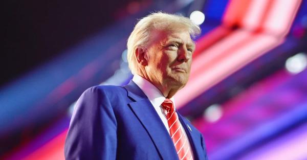 Трамп підняв тарифи на імпорт із Китаю до 125%