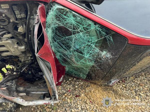  Смертельна аварія на Берегівщині: авто зʼїхало у кювет і перекинулося 