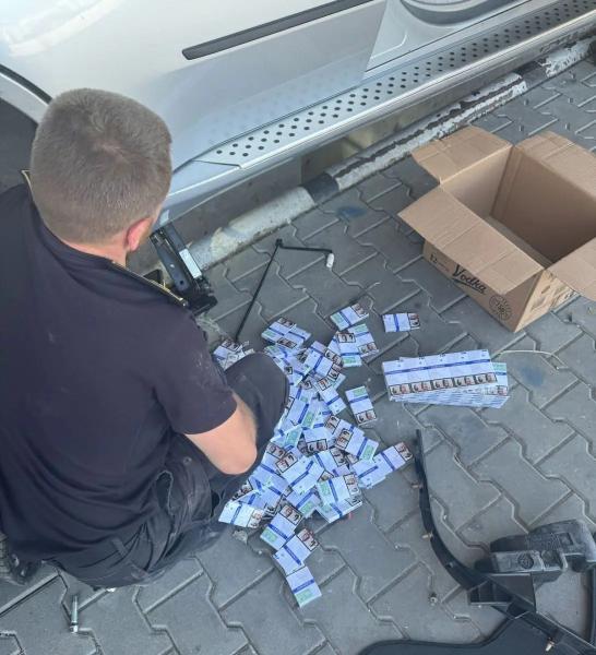  На МП «Дякове» пес митниці «винюхав» відчайдушного контрабандиста на BMW X5 