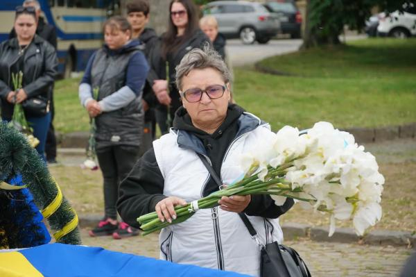  Ужгород провів в останню путь 40-річного захисника, солдата Василя Чурговича 