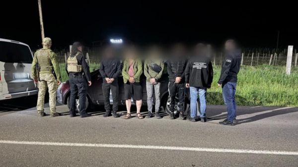  На Закарпатті прикордонники викрили ділків, які переправляли осіб через державний кордон 