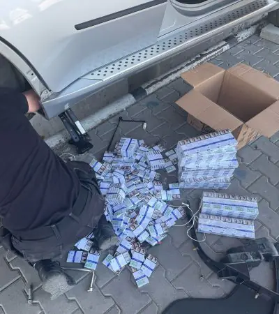  На МП «Дякове» пес митниці «винюхав» відчайдушного контрабандиста на BMW X5 