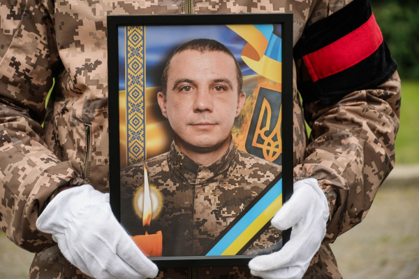  Ужгород провів в останню путь 40-річного захисника, солдата Василя Чурговича 