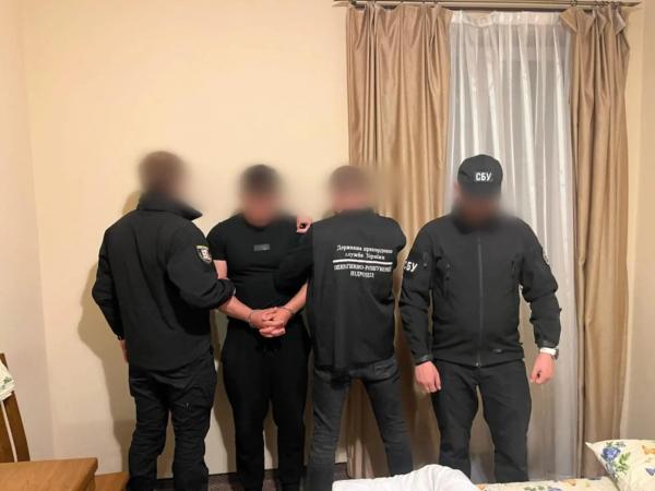  На Закарпатті прикордонники викрили ділків, які переправляли осіб через державний кордон 