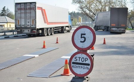  На Закарпатті посилюють контроль за вантажівками: дороги рятують від руйнування 