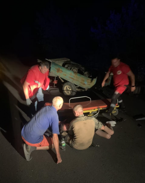  На Берегівщині 17-річний мотоцикліст зіткнувся з причепом: юнак у реанімації 
