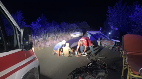  На Берегівщині 17-річний мотоцикліст зіткнувся з причепом: юнак у реанімації 