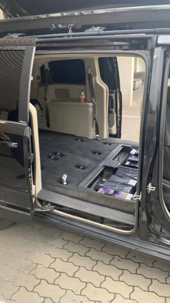  На кордоні з Угорщиною в автомобілі закарпатця виявили партію електронних сигарет 