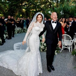 Лорен Санчес вийшла заміж за Джеффа Безоса у сукні Dolce & Gabbana, натхненній образом Софі Лорен