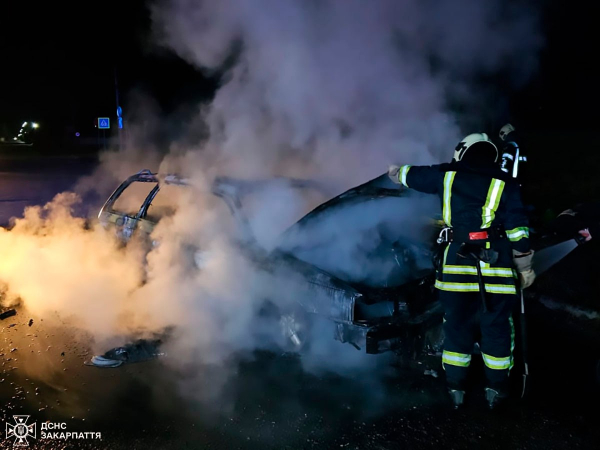  Рятувальники Хуста та Мукачева ліквідували загорання легкових автомобілів 