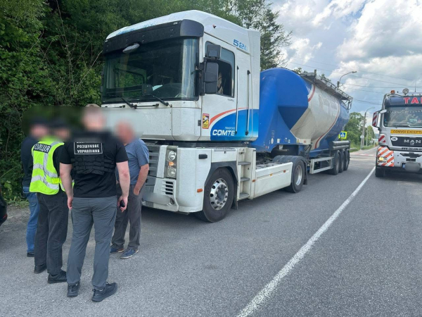  Двоє киян організували на Закарпатті канал незаконного переправлення осіб через кордон 