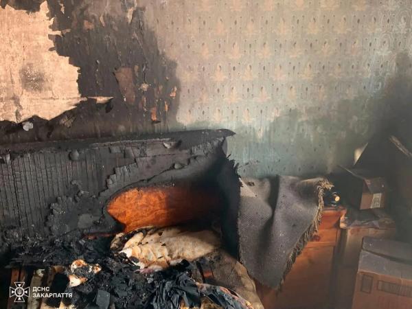  В Ужгороді рятувальники загасили пожежу на 3 поверсі багатоповерхівки 