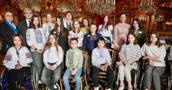 Королева та кронпринцеса Швеції поспілкувалися з українськими дітьми-біженцями