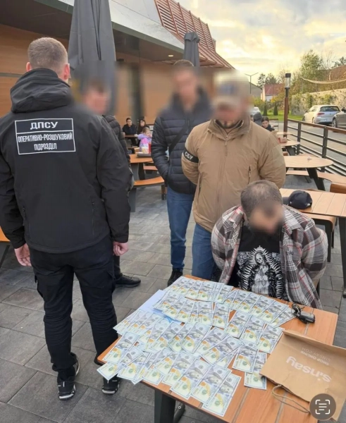 В Ужгороді затримали киянина, який намагався незаконно переправити через кордон закарпатця