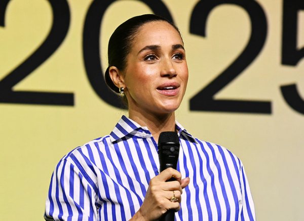 Меган Маркл звинуватили у крадіжці дизайнерської сукні за 1700 доларів