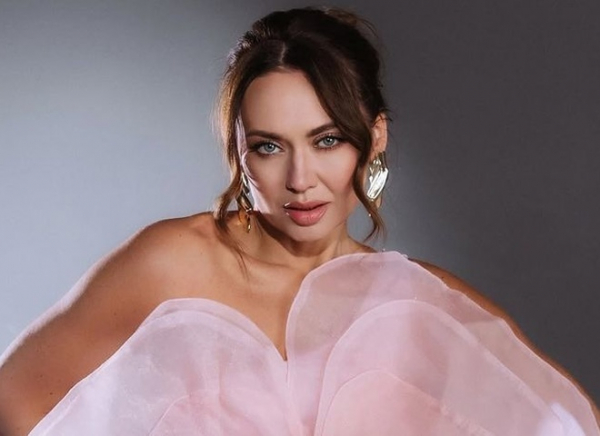 Саліванчук знялася в мінісукні і висловилася про самотність успішних жінок