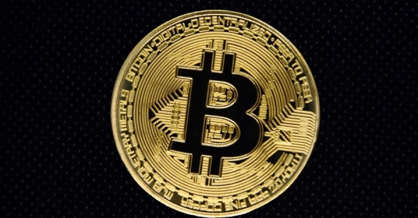 Крипторинок знову лихоманить: Біткоїн несподівано обвалився нижче 85 тисяч доларів