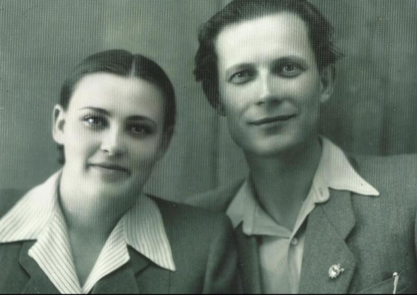 Олена Мозгова запостила рідкісне фото із сімейного архіву