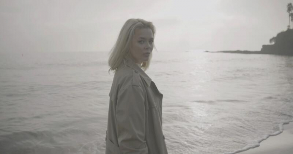 Гросу підказала, як забути колишнього в новому треку «Хто ти такий?»