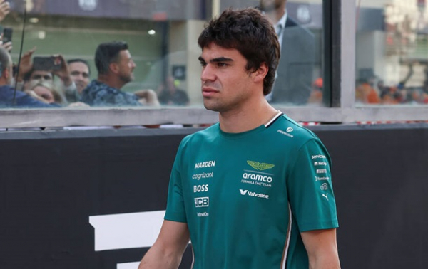 Болід Астон Мартін демонструє розчаровуючі результати на тестах