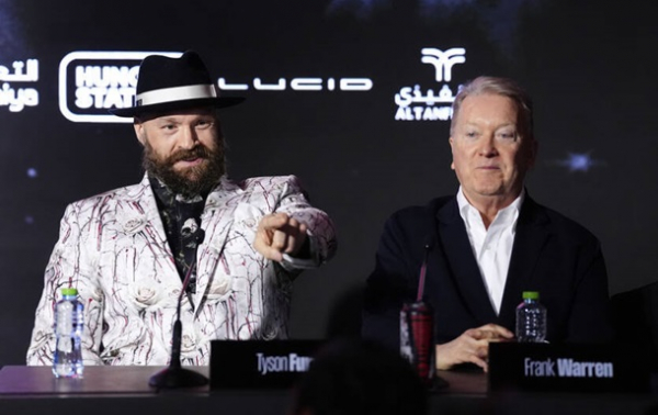 Представник Ф’юрі оцінив шанси на поєдинки з Джошуа та Усиком