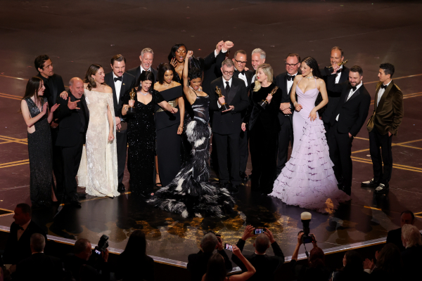 Акторка із фільму "Одна битва за іншою" прийшла на "Оскар" у сукні українського бренду