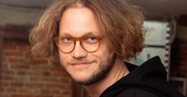 Актор Костянтин Темляк, якого колишня звинуватила у насильстві, розлучився із дружиною