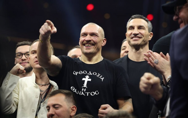 Кличко розповів, що думає про відмову Усика від титулів
