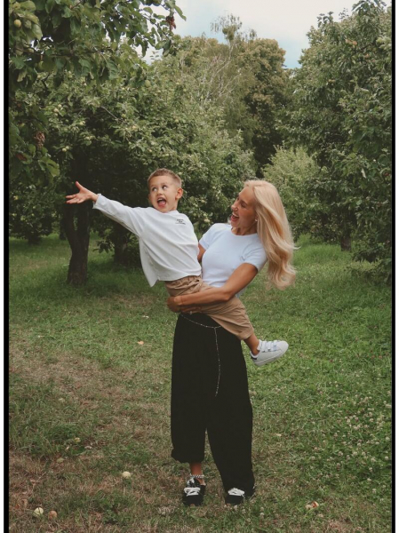 Квіткова влаштувала сімейну фотосесію з Бражком у день 5-річчя сина