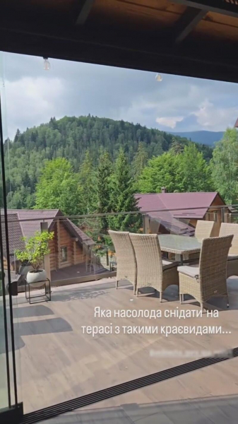 Барбір показалась у купальнику й без косметики на відпочинку