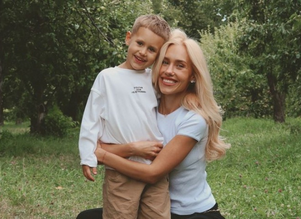 Квіткова влаштувала сімейну фотосесію з Бражком у день 5-річчя сина