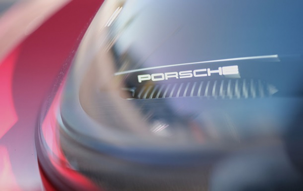 Porsche зосередиться на люксових авто