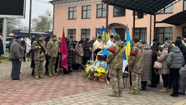  Закарпаття провело в останню дорогу полеглого Героя Миколу Остапенка 